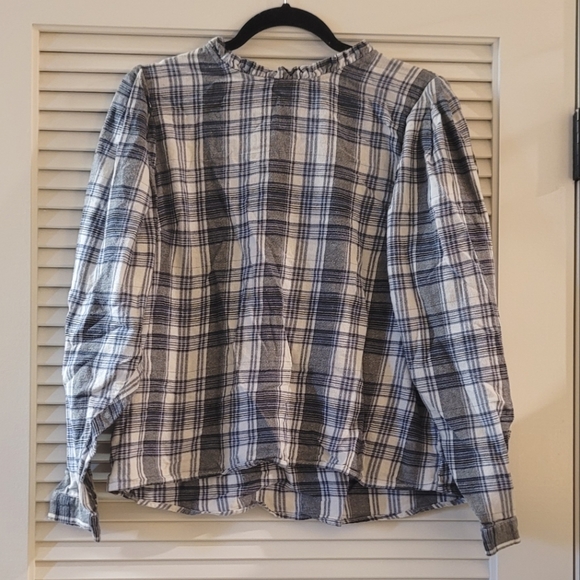 Universal Thread- Blue & White Plaid Long-Sleeve Top With Keyhole Back - Picture 1 of 6
